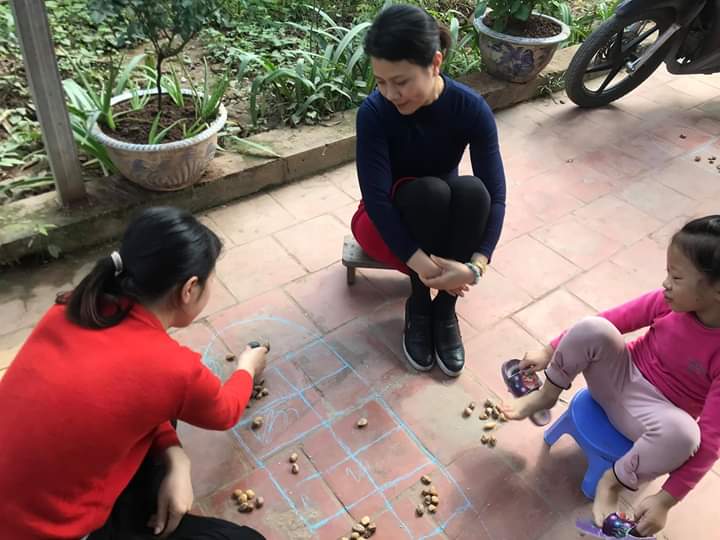 đôi giày bác Dung
