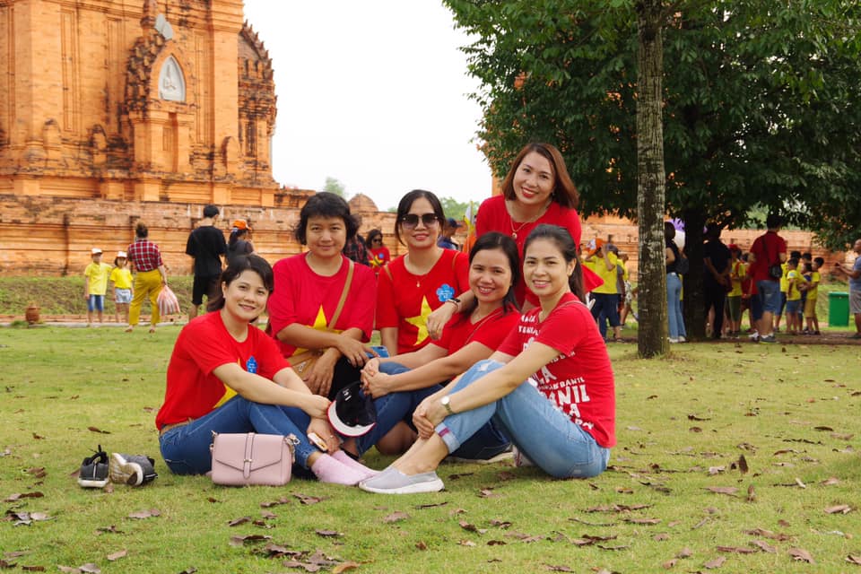 đôi giày bác Dung