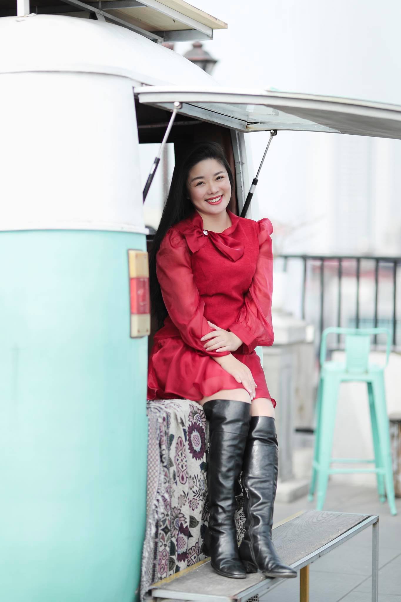 Bốt da bò nữ